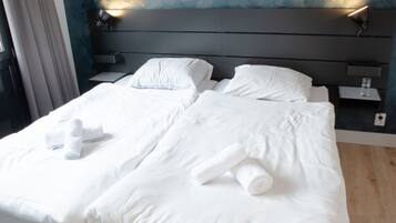 3 bedrooms, bed sheets