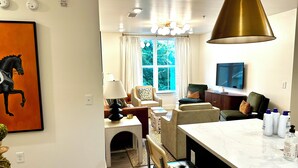 Interior - The Vault - Perfect Location! (Oxford)