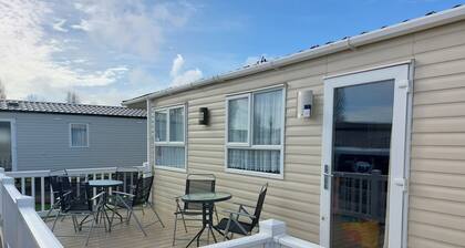 Remarkable 3-bed Cabin in Felixstowe