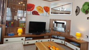 Unclassified image, 5 of 9, button - Remarkable 3-bed Cabin in Felixstowe (Felixstowe)