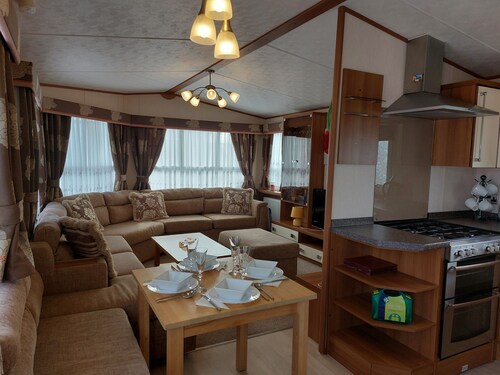 Remarkable 3-bed Cabin in Felixstowe