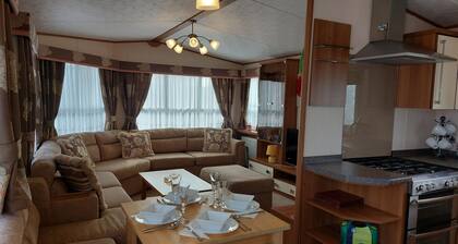 Remarkable 3-bed Cabin in Felixstowe