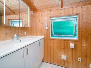 Bathroom - 6 Person Holiday Home in Jaegerspris (Jægerspris)