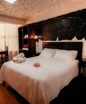 Double Room, 1 King Bed, Private Bathroom, City View