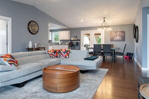 Smart-tv och eldstad