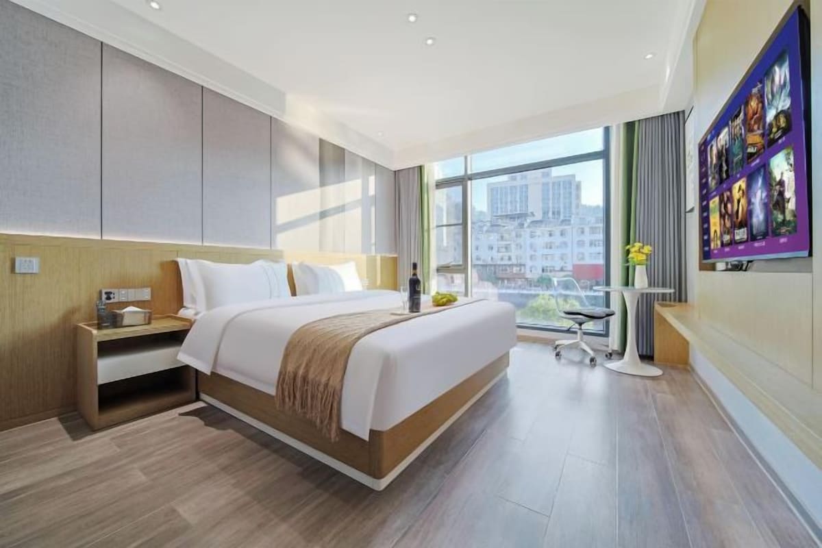 Smart Room - Night View (Double Bed)
