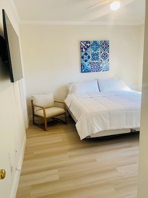 2 habitaciones, tabla de planchar con plancha, wifi y ropa de cama