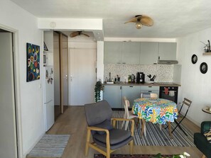 Private kitchen - Magnifique T2 + Extérieur à Deux pas de la Place Castellane (Marseille)