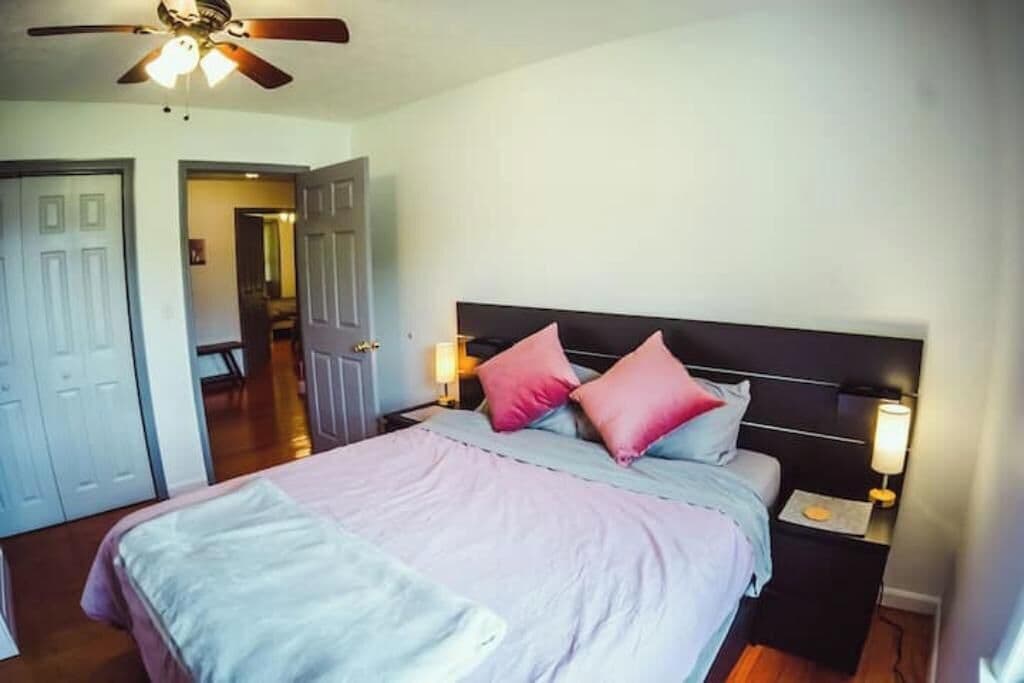 4 bedrooms, in-room safe, iron/ironing board, free WiFi