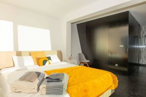 3 bedrooms, desk, iron/ironing board, travel cot