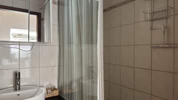 Apartment | Bathroom | Towels