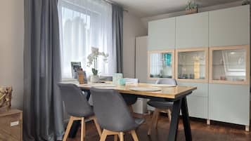 Apartment | Dining