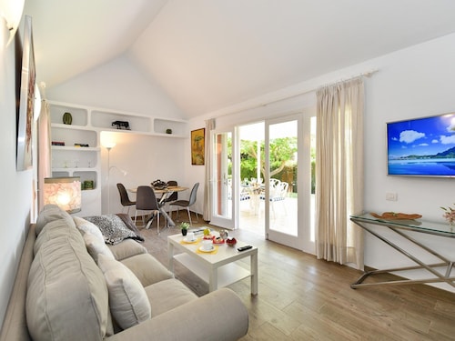 Bungalow in Maspalomas Near Beaches & Pool