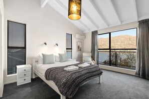 4 chambres, fer et planche à repasser, Wi-Fi, draps fournis
