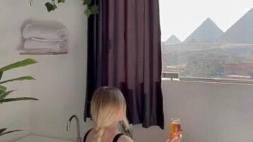 Cubrecamas, colchones con pillow-top, minibar y muebles diferentes