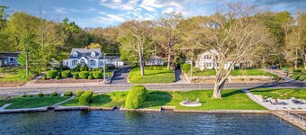 Stunning Lakeside Retreat