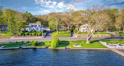 Stunning Lakeside Retreat