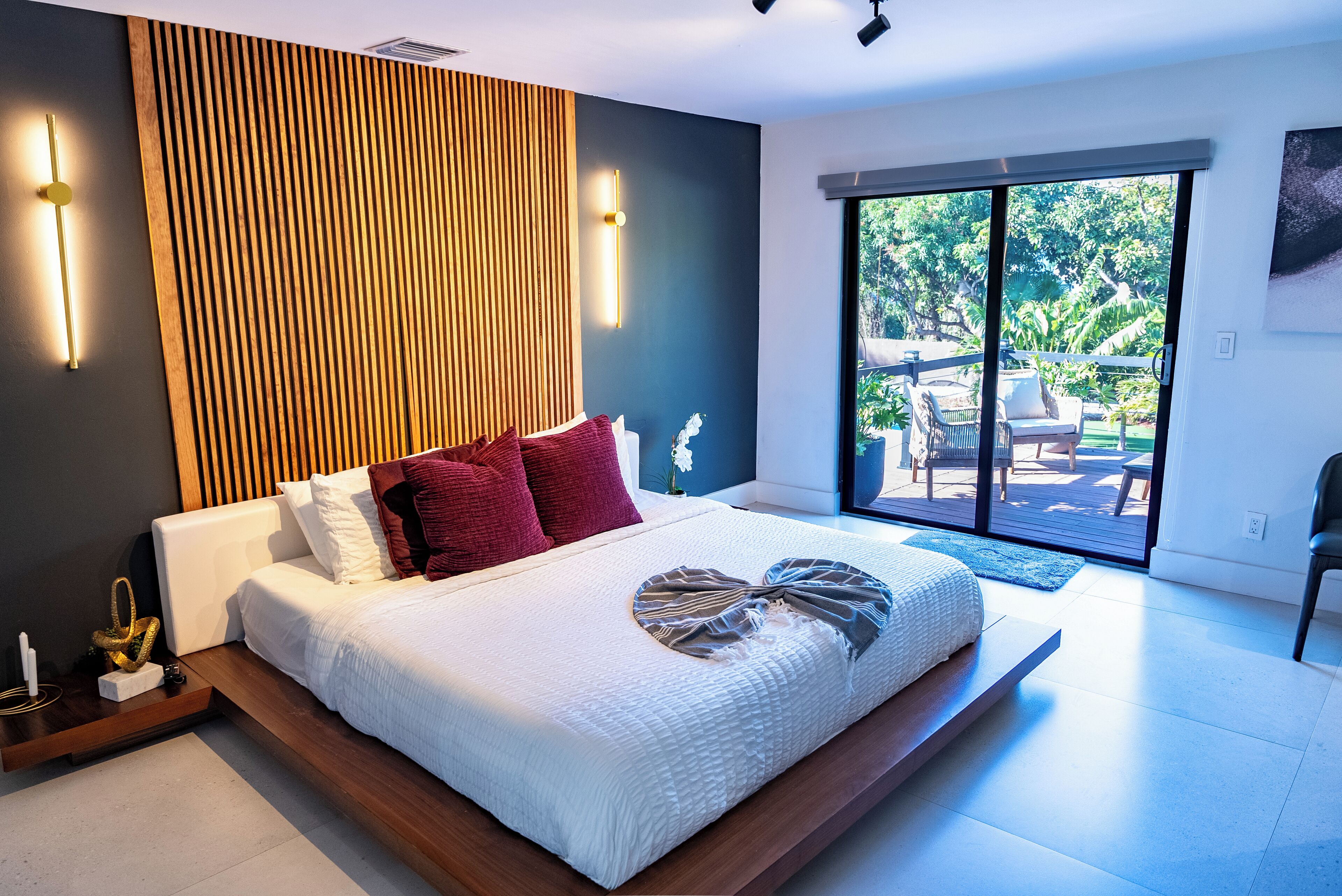 7 habitaciones, tabla de planchar con plancha, cuna de viaje y wifi 