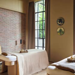 Body treatments, body scrubs, facials, 4 treatment rooms