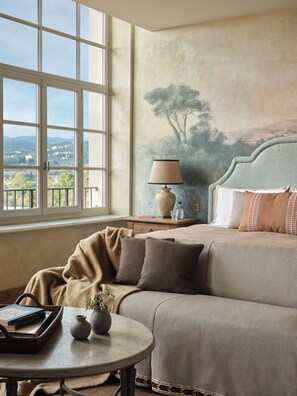 Suite (Santa Maria Del Fiore) | Hochwertige Bettwaren, Minibar, Zimmersafe, Verdunkelungsvorhänge