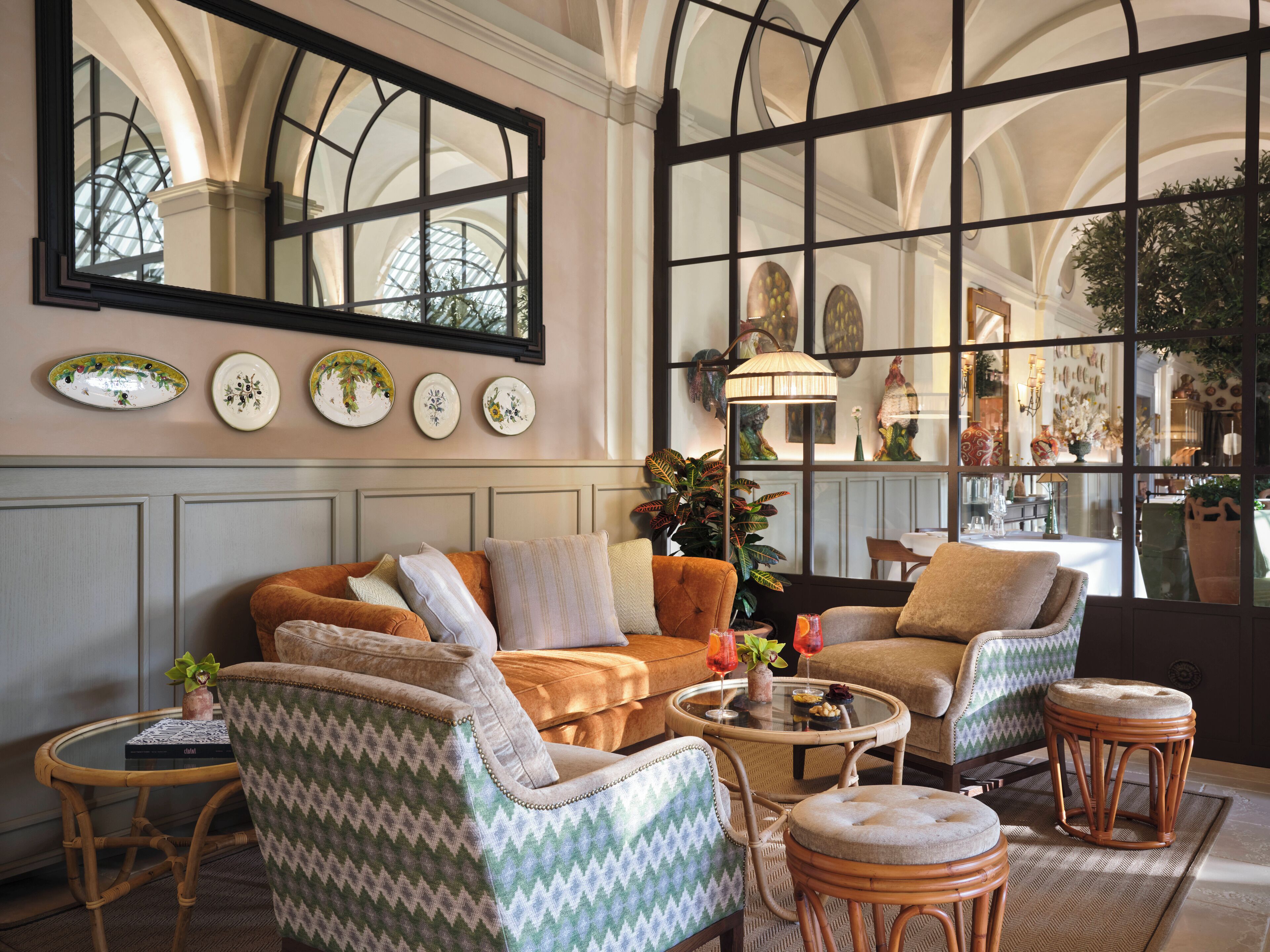 2 restaurants, breakfast served