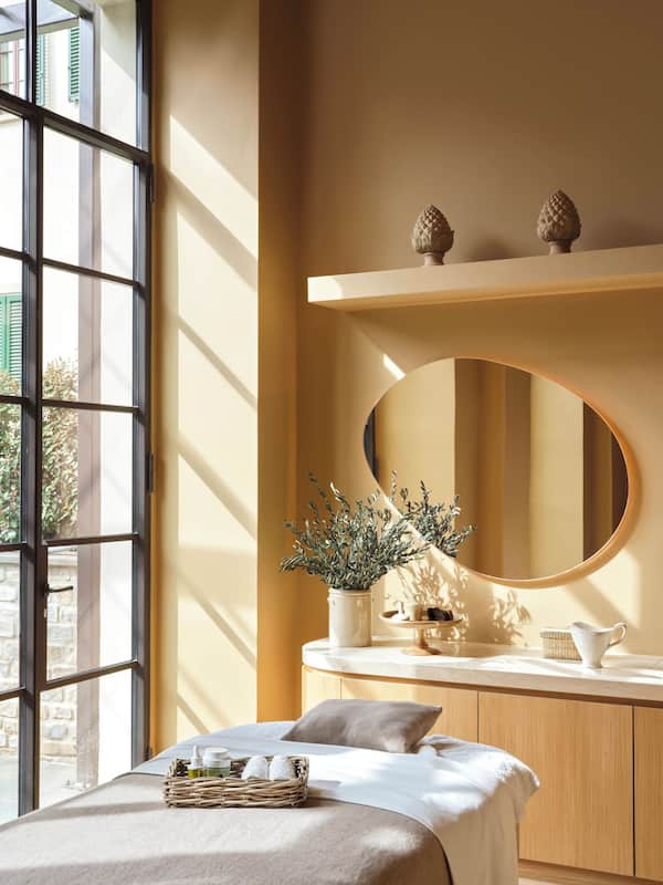 Body treatments, body scrubs, facials, 4 treatment rooms