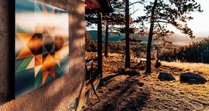 Sunflower Cabin- Mountain Views- Hot tub