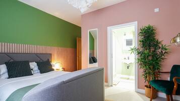 2 bedrooms, desk, iron/ironing board, free WiFi