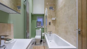 Hårføner og håndklær