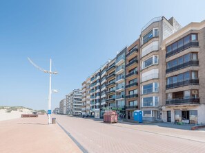 Apartment | Exterior - Apartment on Sea Wall With Stunning Views (Koksijde)