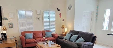 Apartment, Mehrere Betten, Balkon, Poolblick (Beach & Palms condo) | Speisen