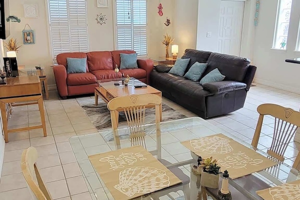 Condo, várias camas, sacada, vista para a piscina (Beach & Palms condo) | Opções para refeição