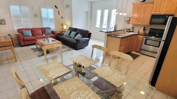Condo, Multiple Beds, Balcony, Pool View (Beach & Palms condo) | Interior
