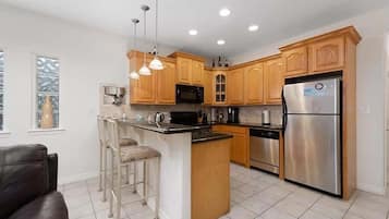 Condo, Multiple Beds, Balcony, Pool View (Beach & Palms condo) | Private kitchen