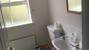 Nhà, 3 phòng ngủ, phù hợp cho người khuyết tật, ban công | Phòng tắm