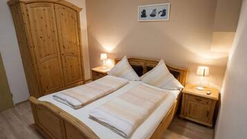 House | 1 bedroom, individually furnished, iron/ironing board