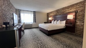 Executive Single Room, 1 King Bed | Blackout curtains, iron/ironing board, free WiFi