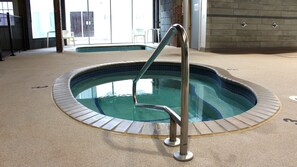 Indoor pool - The Hudson Inn (Morris)
