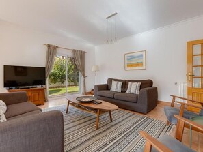 Living area - Holiday Home With Garden and Private Pool (Lagos)