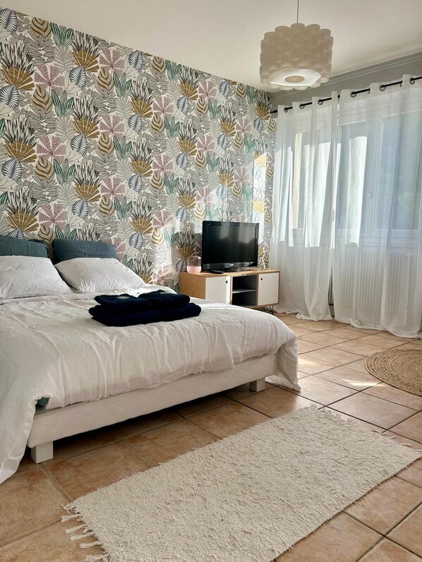 1 camera, ferro/asse da stiro, Wi-Fi, lenzuola