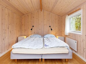House | 5 bedrooms, individually furnished - 10 Person Holiday Home in Fjerritslev (Fjerritslev)
