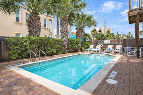 Dom's Beach Retreat