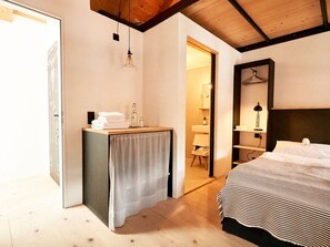 6 bedrooms, individually furnished, iron/ironing board, bed sheets - Waschhaus Grassau Comfortable Holiday Residence (Grassau)
