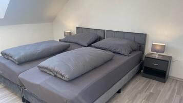 2 bedrooms, iron/ironing board, WiFi, bed sheets