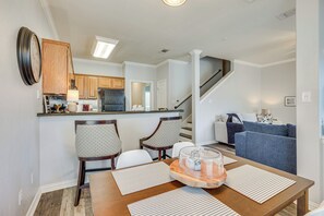 Interior - Central College Station Townhome w/ Community Pool (College Station)