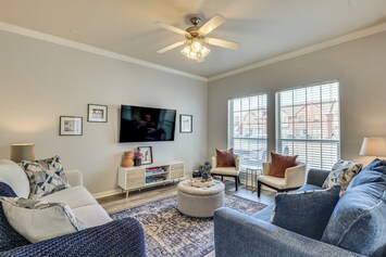 College Station Vacation Rental | 2BR | 2BA | 1,390 Sq Ft | 2 Steps to Enter