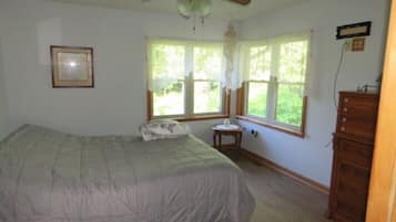 2 bedrooms, WiFi, bed sheets, wheelchair access
