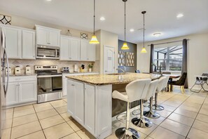 Fridge, microwave, oven, stovetop - ref 35. Stunning villa own pool. Near Disney. Pet friendly (Four Corners)