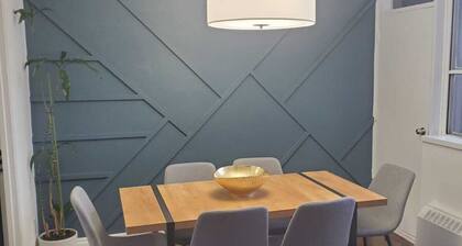 Chic Yorkville Retreat: Stylish Comfort in the Heart of Toronto