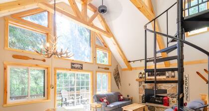 Walk to Lake Harmony l FREE Beach Access l Hot Tub